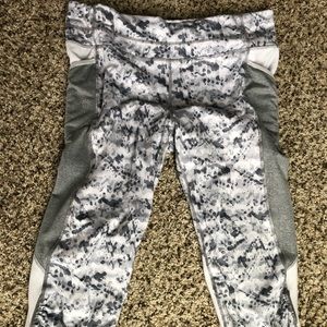 Athleta capris leggings size L